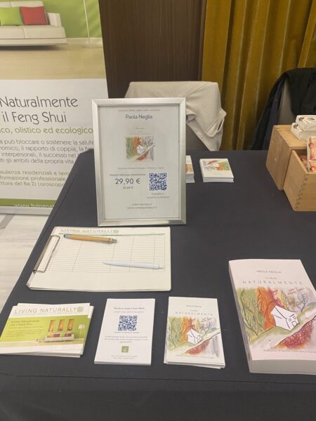 Libro Vivere Naturalmente con il Feng Shui con cartoline e segnalibri fatti a mano