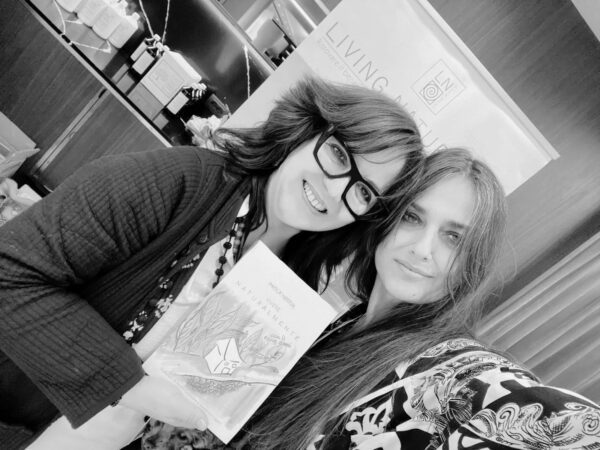 Paola Neglia e Rosita Celentano con il libro Vivere Naturalmente con il Feng Shui